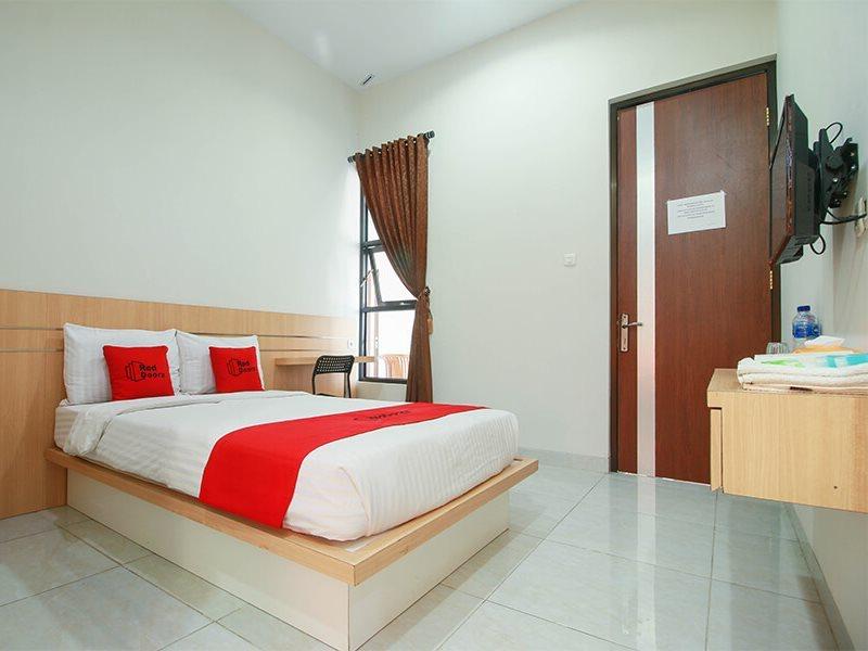 Reddoorz Syariah Near Universitas Jenderal Soedirman Purwokerto Exterior photo