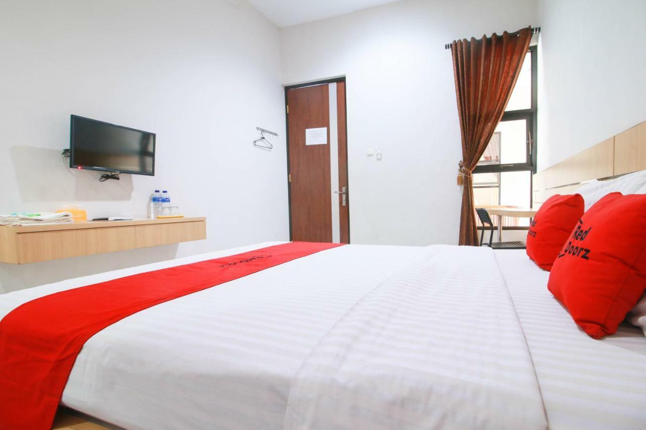 Reddoorz Syariah Near Universitas Jenderal Soedirman Purwokerto Exterior photo