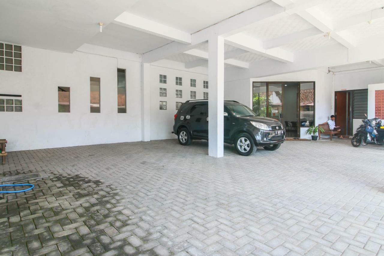 Reddoorz Syariah Near Universitas Jenderal Soedirman Purwokerto Exterior photo
