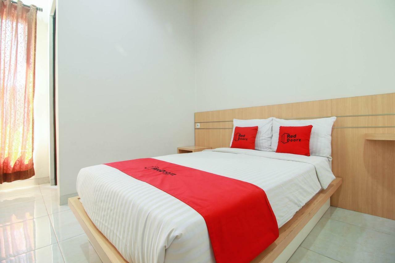 Reddoorz Syariah Near Universitas Jenderal Soedirman Purwokerto Exterior photo