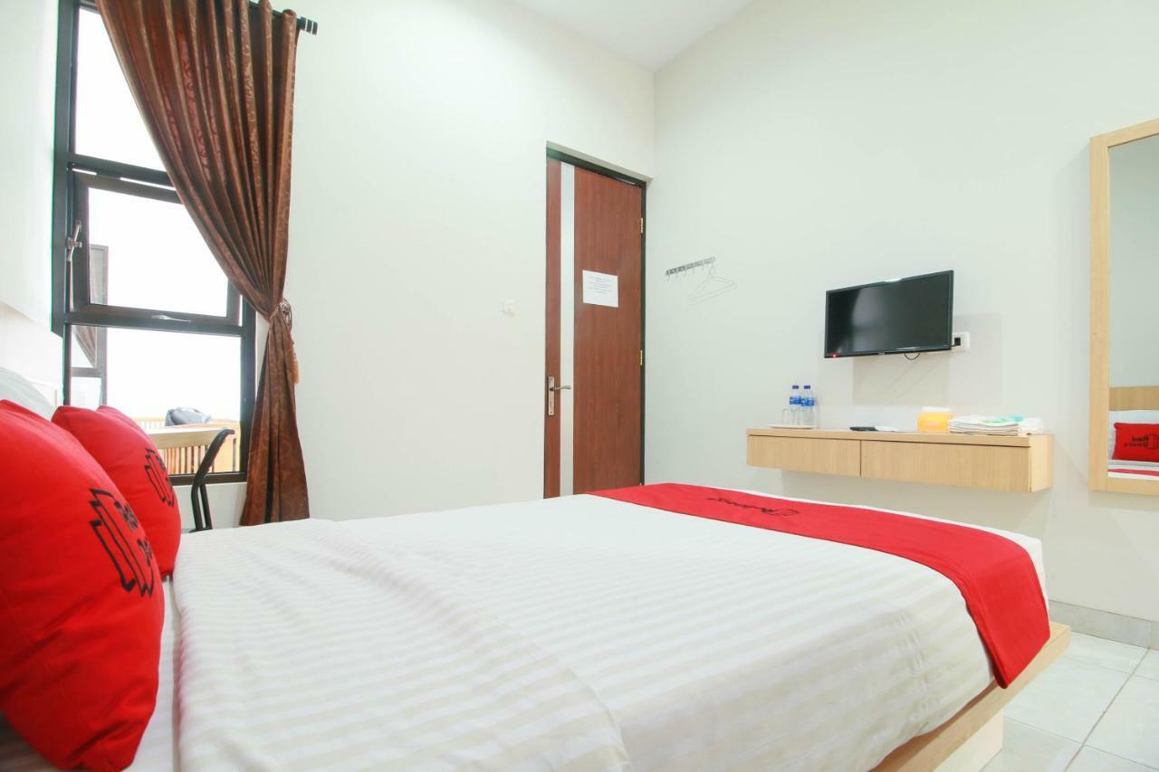 Reddoorz Syariah Near Universitas Jenderal Soedirman Purwokerto Exterior photo